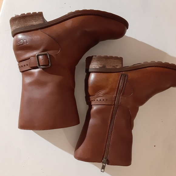 UGG genuine leather brown booties - Picture 7 of 7